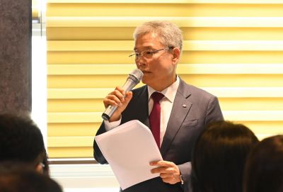 김동철 한전 사장이 4일 열린 기자간담회에서 발언하고 있다.