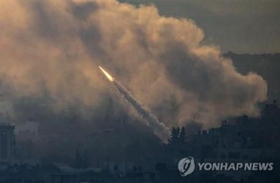 하마스가 이스라엘을 향해 발사한 로켓 [이미지출처=연합뉴스]