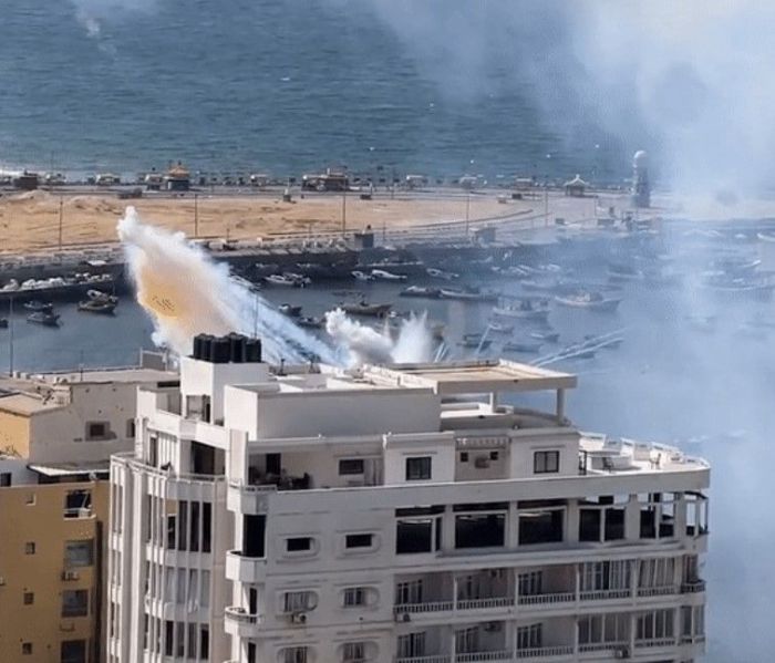 On the 11th (local time), Red Media posted photos claiming that the Israeli military used white phosphorus bombs in the Gaza Strip. [Photo by Red Media X]