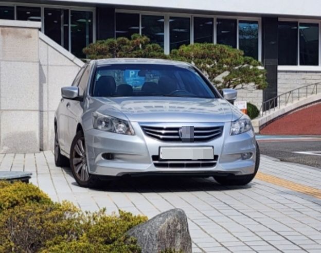 지난 12일 오민자 의령군의원이 불법주차한 승용차. [이미지제공=아시아경제 독자]