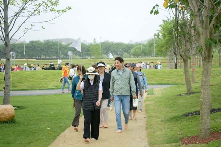 [하루만보 하루천자]남산·순천만·호미반도…21일 어디서든 걸으세요