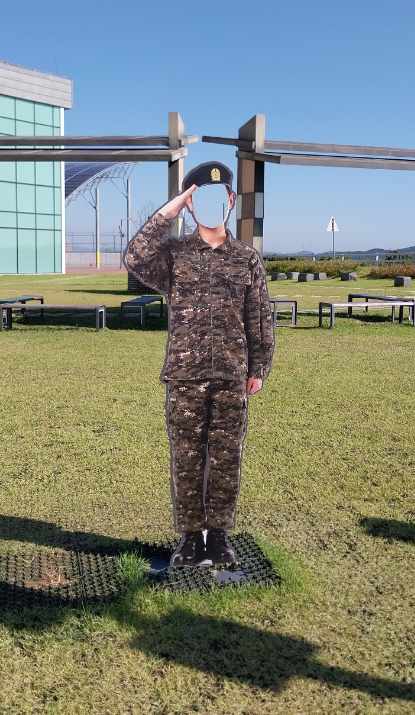 경기 파주시 도라산 전망대에 설치된 남군 구조물. 여군 구조물만 철거됐다. [사진 제공=군성폭력상담소]