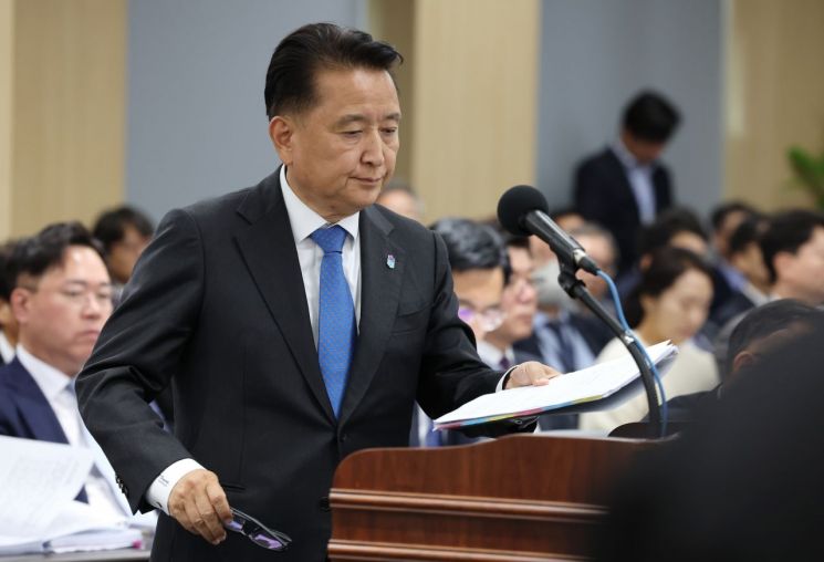 [속보]경찰, 김영환 지사 '돈봉투 수수 의혹' 충북도청 압수수색