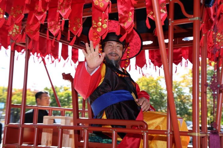박강수 마포구청장 제16회 마포나루 새우젓 축제 개막 선언! 
