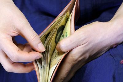 직장인 절반, 월급 300만원도 안돼…400만원 이상은?