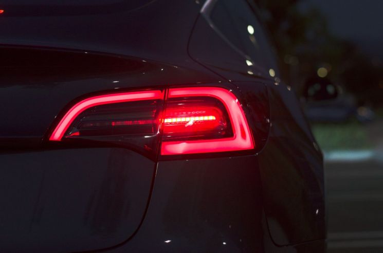 "브레이크야, 깜빡이야?" 빨간색 방향지시등 7년새 11만대