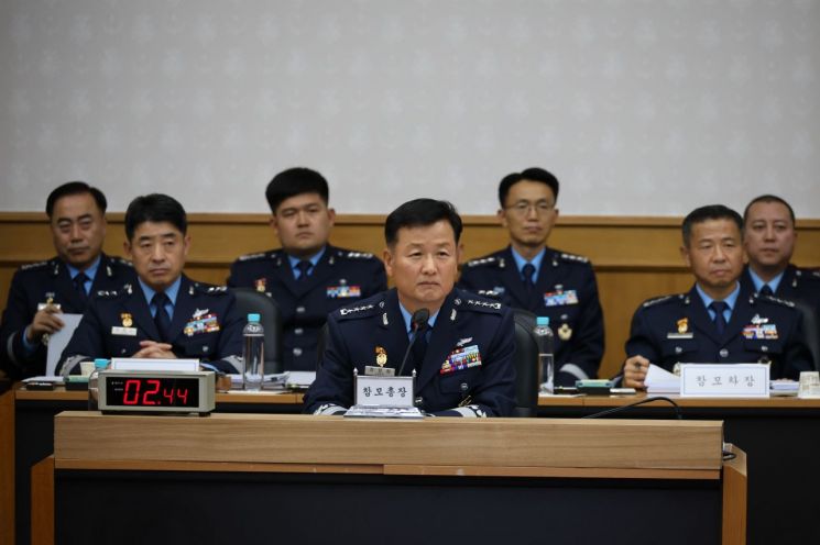 정상화 공군참모총장이 23일 충남 계룡대에서 열린 국회 국방위원회 공군본부 국정감사에서 발언하고 있다. [이미지출처=연합뉴스]