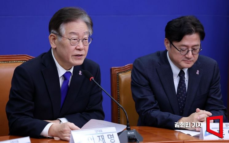 이재명 더불어민주당 대표가 26일 국회에서 전·현직 원내대표 간담회에서 인사말을 하고 있다. 사진=김현민 기자 kimhyun81@