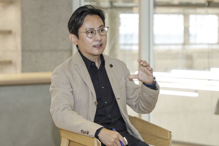 조원상 현대차 일본법인장이 26일 한국자동차기자협회 취재진과 만나 현지 시장특징 등에 관해 얘기하고 있다.[사진제공:한국자동차기자협회]