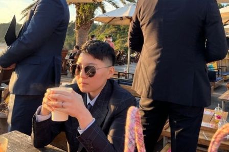 전청조씨가 경호원과 함께 있는 모습. [사진=김민석 의원 제공]