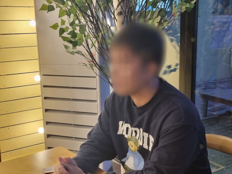 주현성씨(25·가명)는 마약 없이 행복하게 살 수 있는 방법을 고민하고 있다./사진=황서율 기자chestnut@