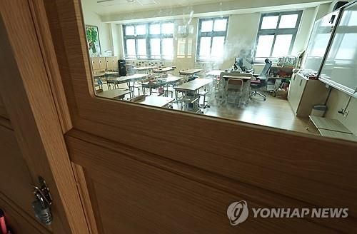"예쁜 선생은 민원도 없다"…신규 교사 울린 교장의 '인격 모독'