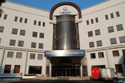 월급만 1200만원 이북5도 도지사 …"무보수 명예직 전환해야"