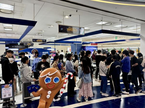 아이파크몰 용산점에서 지난달 27일부터 선보인 '쿠키런: 브레이버스' 팝업스토어에 방문객이 북적이고 있다[사진제공=아이파크몰].
