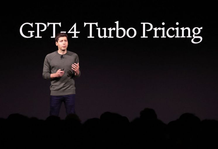 "책 한권을 한번에 요약"…오픈AI, 최신 'GPT-4터보' 공개