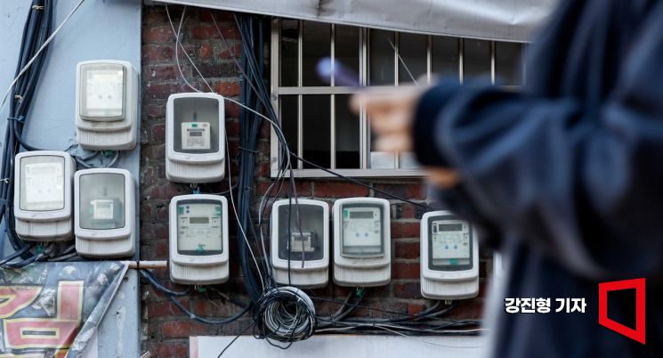 [AI 시대 電力이 국력]⑨'부채 204兆' 한전이 투자주체…전문가들 "전기요금 현실화해야 여력 생겨"