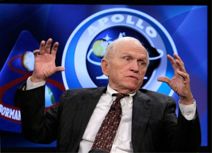 [뉴스속 인물]인류 최초 달 뒷면 비행한 '아폴로 8호 선장', 프랭크 보먼