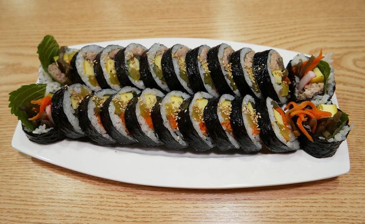 외국인이 먹고 싶은 한식 '김밥' 꼽히는데 분식집 사라지는 이유는