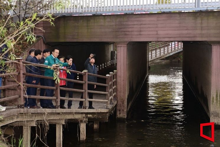 '악취 민원' 인천 승기천 수질개선 본격화…물길 복원·퇴적물 제거