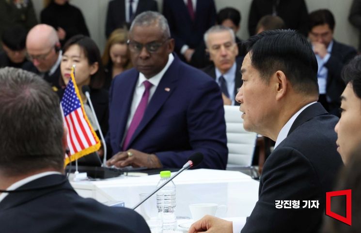 신원식 국방부 장관이 14일 오전 서울 용산구 국방부에서 열린 한·유엔사회원국 국방장관회의에서 환영사를 하고 있다. 사진=사진공동취재단