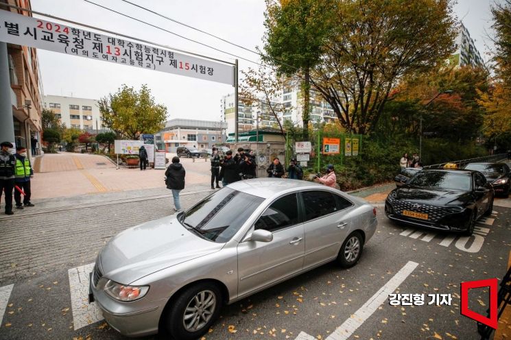 수능날 지하철·버스 집중 운행…역 주변 '비상수송차량'도