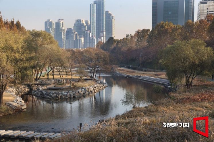 서초구 양재동 영동1교 부근 양재천. 사진=허영한 기자 younghan@