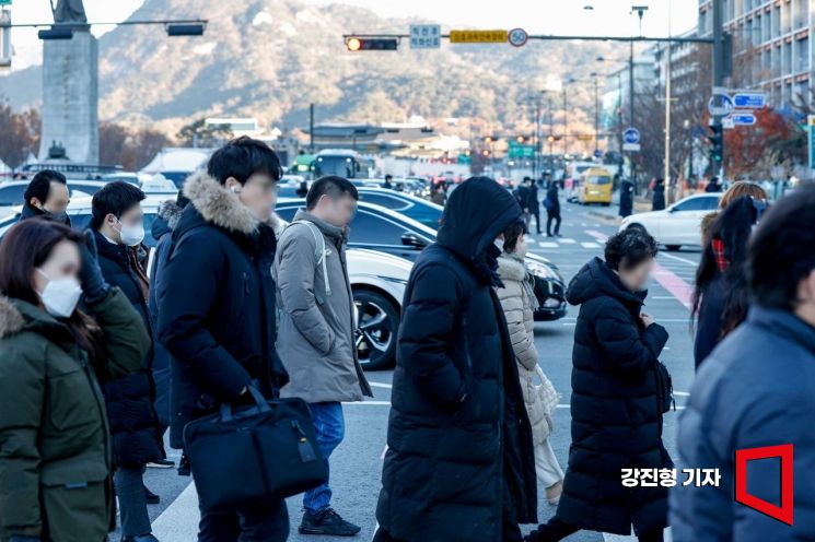 출퇴근에 다 쓰는 '시간 빈곤층'…우울증·월요병 더 취약