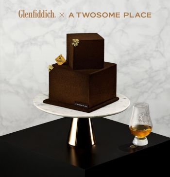 咖啡品牌Twosome Place与威士忌品牌Glenfiddich推出联名合作。Twosome Place提供