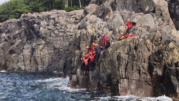 No More Life-Risking 'Insaeng Shots'... Jeju Coast Guard Gradually Restricts Access