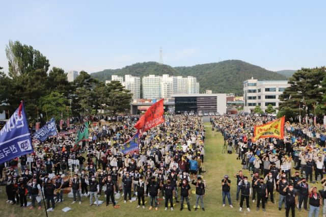 금속노조 현대차지부가 울산공장에서 임금 투쟁 출정식을 열고 있다. [사진 출처=현대차 노조]