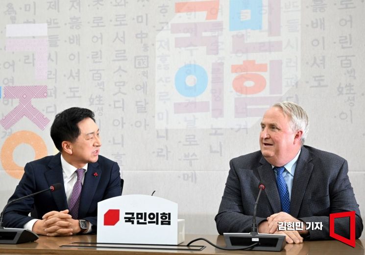 [포토] 대화하는 김기현 대표와 인요한 혁신위원장
