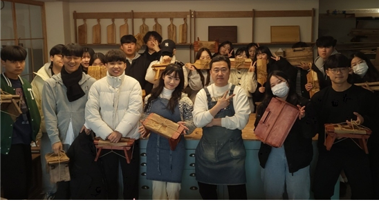 동명대 작업치료학과의 창의공작실습 현장.