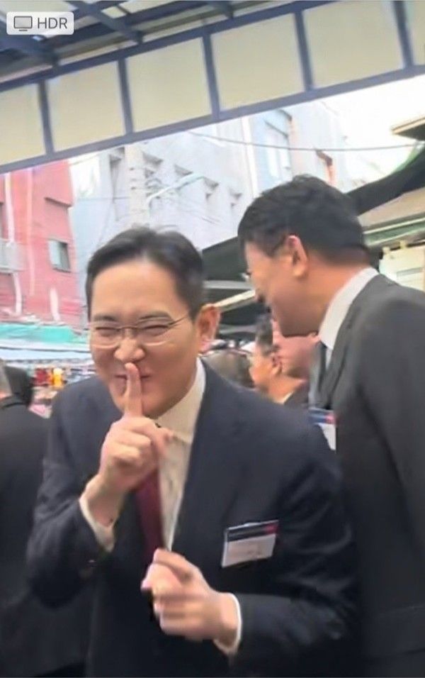 "어묵 국물 좀 주세요"…삼성 이재용 덕에 분식집 10억 홍보 효과
