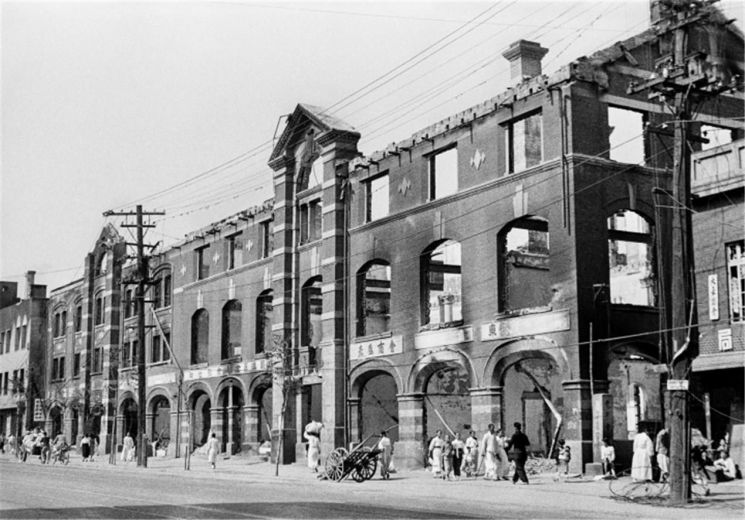 6·25전쟁 피해를 입은 종로 YMCA 건물(1953년)