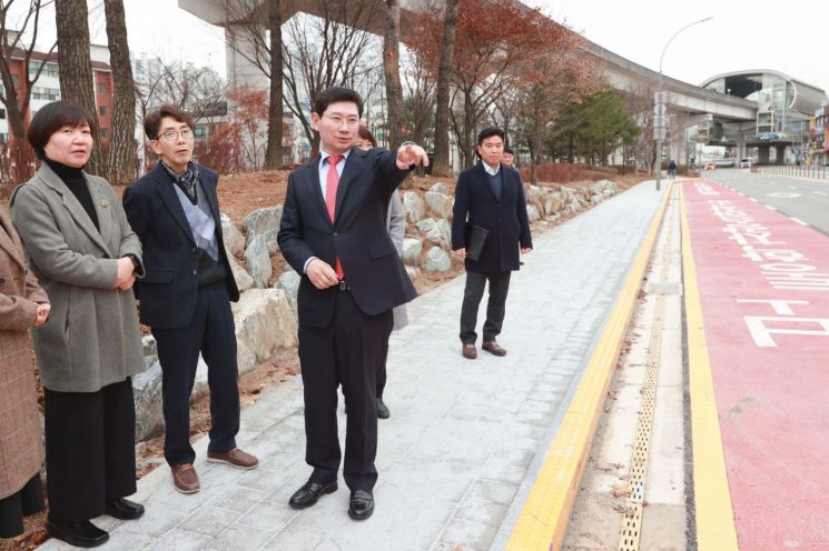이상일 용인시장, 용인고 '통학차량 승하차구역' 방문
