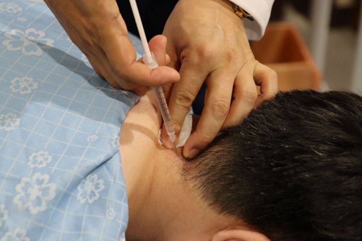 "목 통증에 약침치료, 일반 물리치료보다 더 경제적"