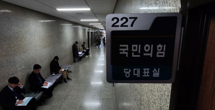 윤희석 "'서울 6석' 보고서, 김기현 사퇴 분위기에 결정적 영향"
