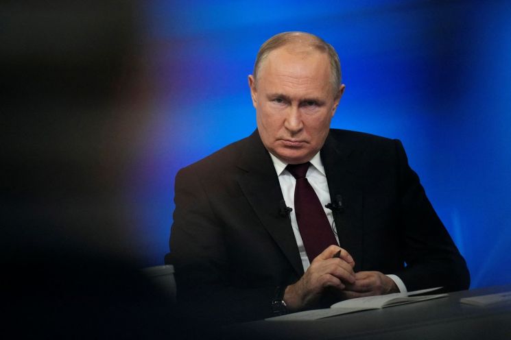 푸틴, 러시아군 가짜뉴스 유포시 재산 몰수법 서명