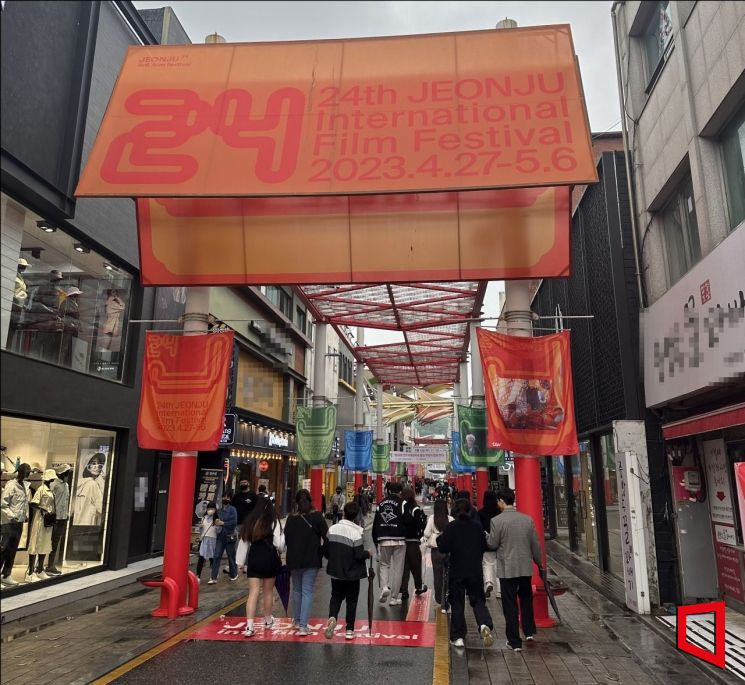 [하루만보]'조선왕조의 고향' 전주 객리단길에서 옛 정취를