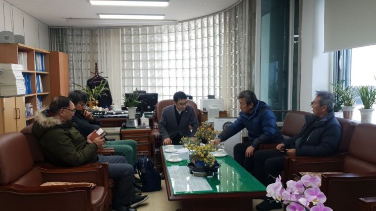 창원통일마라톤 예산 전액 삭감에 뿔난 주최 측 … “女 의원 말에 의회 좌지우지”