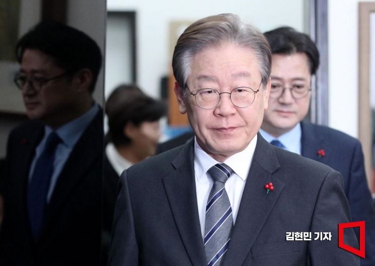 이재명 더불어민주당 대표가 20일 국회에서 열린 최고위원회의에 참석하고 있다. 사진=김현민 기자 kimhyun81@