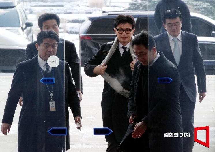 한동훈 법무부 장관이 20일 예산결산위원회 전체회의 참석을 위해 국회로 들어서고 있다. 사진=김현민 기자 kimhyun81@