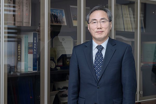 문병효 강원대 로스쿨 원장 [사진출처=법률신문]