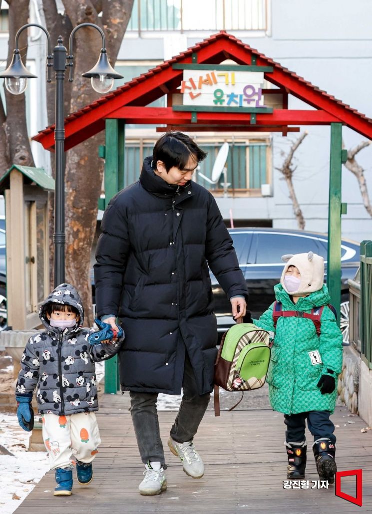 출생률 2.05명…가족친화기업이 낳은 기적[K인구전략]