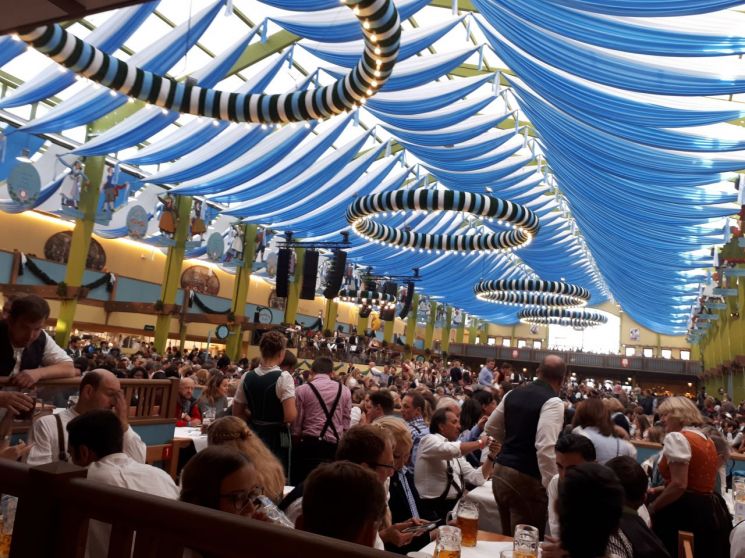 [조성관의 세계인문여행]키신저와 FC 바이에른 뮌헨…옥토버페스트