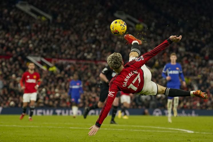 영국 '억만장자' 랫클리프, 맨유 지분 25% 인수