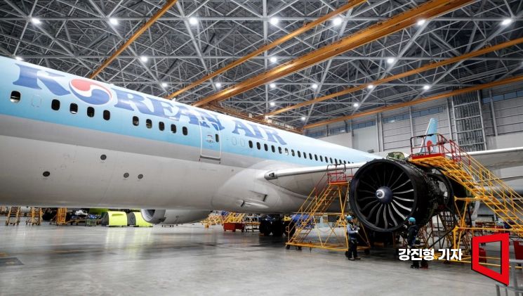 [포토]대한항공 보잉 787 항공기 엔진 정비