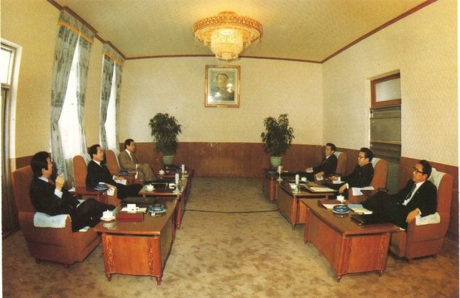1980년 2월 19일 판문점 판문각에서 열린 남북 총리간 회담을 위한 제2차 실무대표접촉 모습. (사진=통일부 제공)