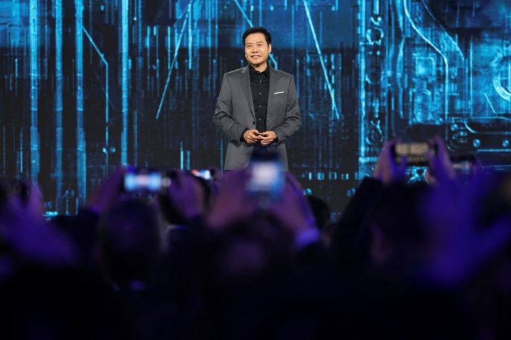 "포르쉐 아니야?"…드디어 공개된 '대륙의 실수' 中 샤오미 전기차