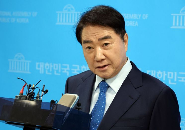 이석현, 새미래민주 탈당…"이재명 중심 민주 세력 단결 필요"